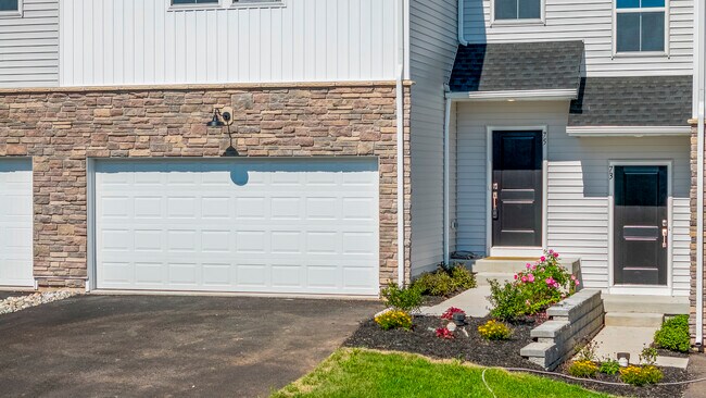 75 Painters Way in Pottstown, PA - Building Photo - Building Photo