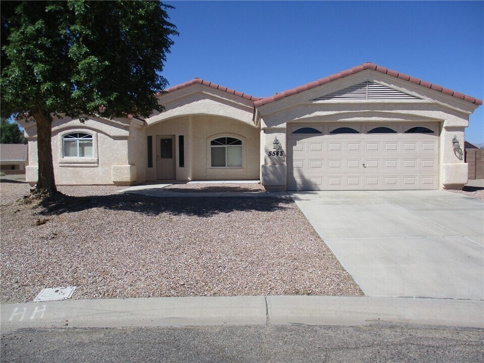 5543 Clubhouse Ct in Fort Mohave, AZ - Building Photo