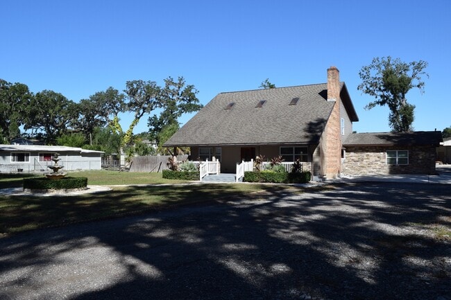 2718 Viola Ln in Valrico, FL - Foto de edificio - Building Photo