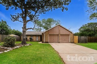 12819 Enchanted Path Dr in Houston, TX - Building Photo