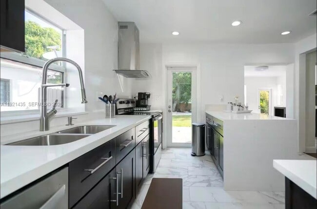 property at 35 SW 28th Rd