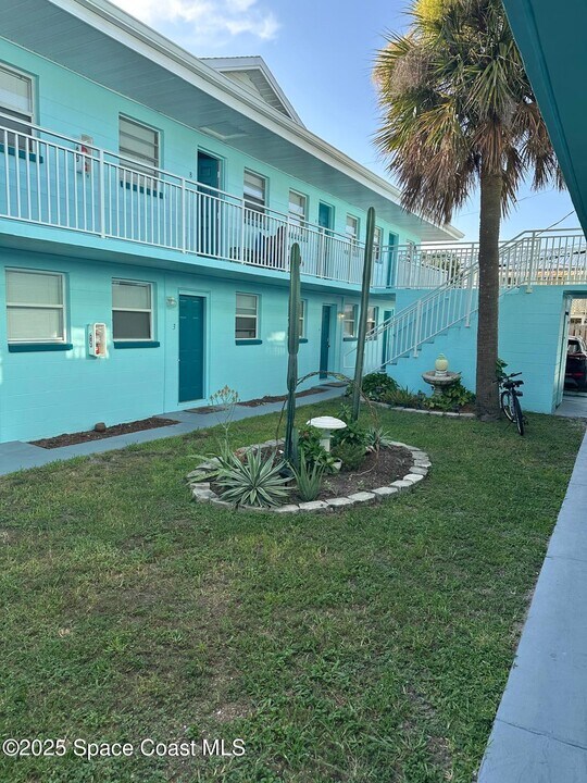 406 Tyler Ave in Cape Canaveral, FL - Building Photo
