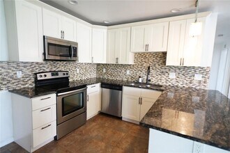 2300 SW 42nd Terrace in Fort Lauderdale, FL - Building Photo - Building Photo