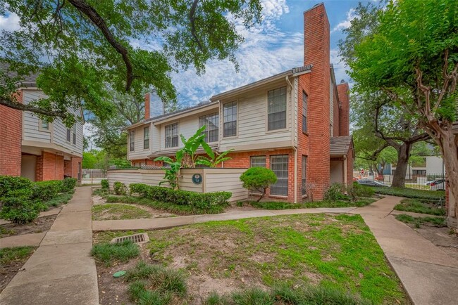 property at 2211 S Kirkwood Rd