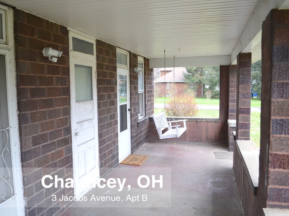 3 Jacobs Ave, Unit B in Chauncey, OH - Building Photo