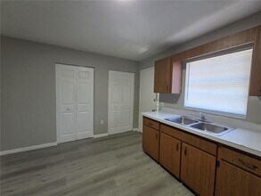 200 Church St in Leesburg, FL - Foto de edificio - Building Photo