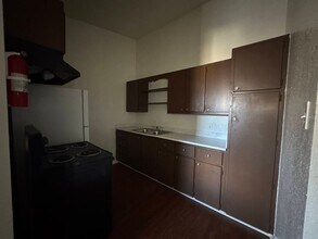 715 N 20th St in Temple, TX - Foto de edificio - Building Photo