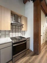 151 W Ohio St, Unit 304 in Chicago, IL - Building Photo - Building Photo