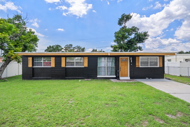 1707 Windsor Way in Tampa, FL - Building Photo