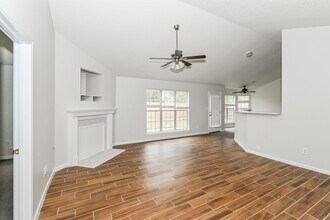 9857 Averbury Dr in Cordova, TN - Building Photo - Building Photo