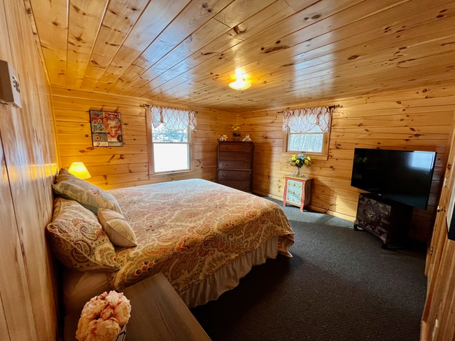30 Glade Cir in Campton, NH - Building Photo - Building Photo
