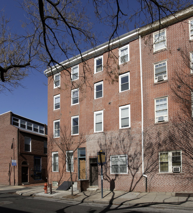 919-921 Lombard St in Philadelphia, PA - Foto de edificio - Building Photo