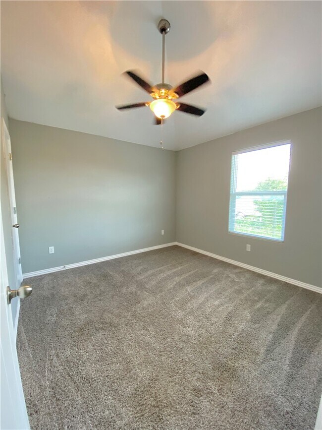 133 S Pinyon Point in Fayetteville, AR - Building Photo - Building Photo