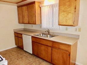 6984 Emerson Ave in Yucca Valley, CA - Building Photo - Building Photo
