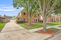 17335 Meadow Heights Dr in Houston, TX - Building Photo - Building Photo