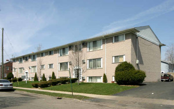 Pine Apartments in Pontiac, MI - Building Photo - Building Photo