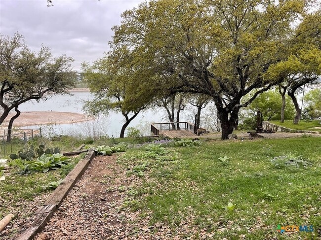 property at 1415 Glenn Dr