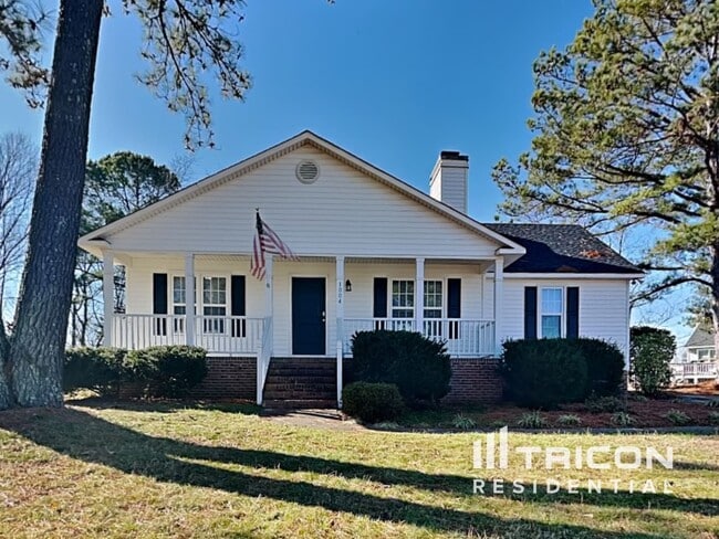 1004 Spruce Dr in Zebulon, NC - Building Photo - Building Photo