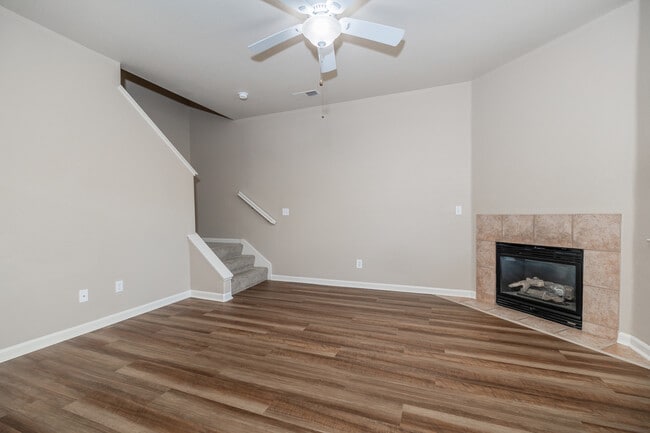 Lincoln Gardens Apartments in Napa, CA - Building Photo - Building Photo