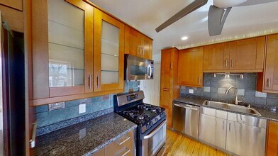 Beautiful Lakewood ranch-style home near J in Lakewood, CO - Building Photo - Building Photo
