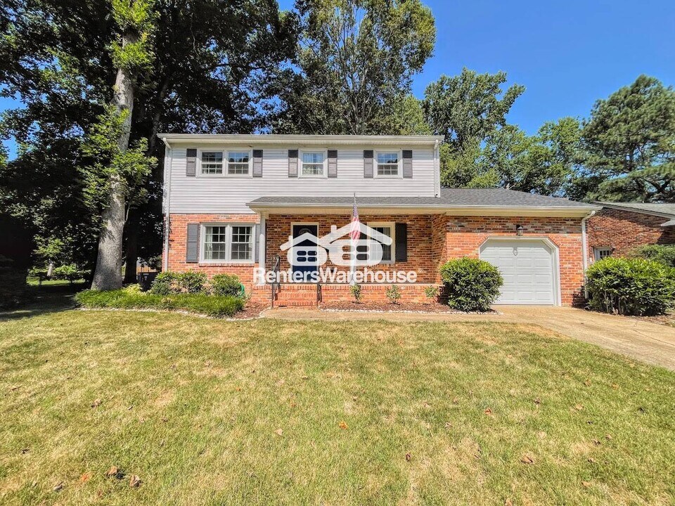 190 Devon Pl in Newport News, VA - Building Photo