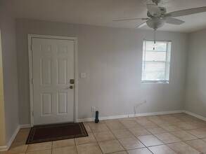 1564 W 14th St, Unit #3 in Jacksonville, FL - Foto de edificio - Building Photo