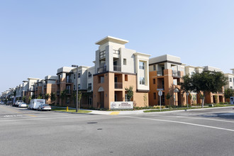 Sonata Apartments in Oxnard, CA - Building Photo - Building Photo