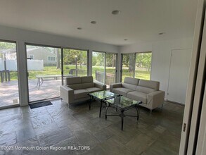 12 Greenbrier Rd in Ocean Township, NJ - Building Photo - Building Photo