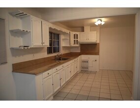 2515 Illinois Ave in South Gate, CA - Building Photo - Building Photo