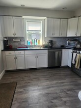 158 Hayden Rowe St, Unit 2 in Hopkinton, MA - Building Photo - Building Photo