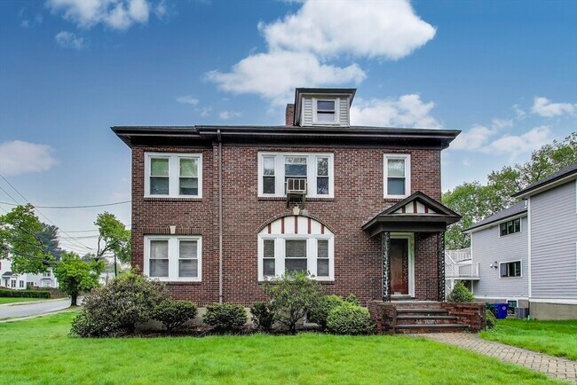 129 Oxford Rd in Newton, MA - Building Photo - Building Photo