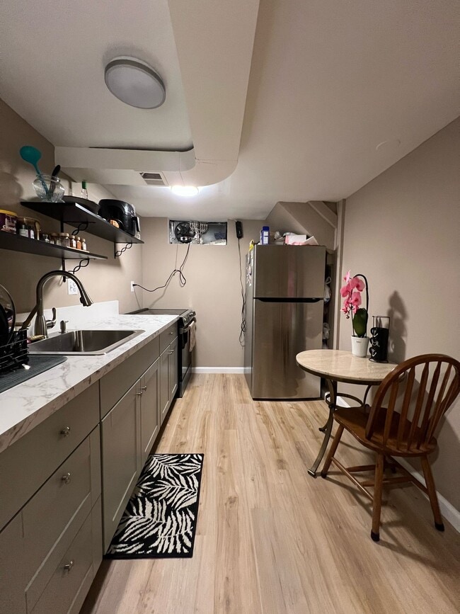 11513 Idlewood Rd, Unit Basement in Silver Spring, MD - Building Photo - Building Photo