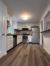 67 Brewster Rd in Waltham, MA - Foto de edificio - Building Photo