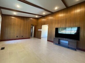 209 Sanders Ave in Springdale, AR - Building Photo - Building Photo