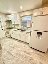 7910 SW 10th Ct in North Lauderdale, FL - Building Photo - Building Photo