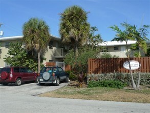 Ridge Garden Apartments in Fort Lauderdale, FL - Building Photo - Building Photo