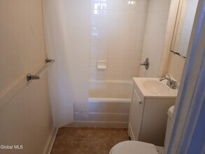 1826 3rd Ave in Watervliet, NY - Building Photo - Building Photo