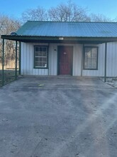 222 Hickory St in Blossom, TX - Building Photo - Building Photo