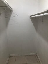 1420 N 69th Way in Hollywood, FL - Building Photo - Building Photo