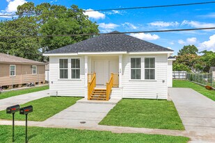 406 Community St in Arabi, LA - Building Photo