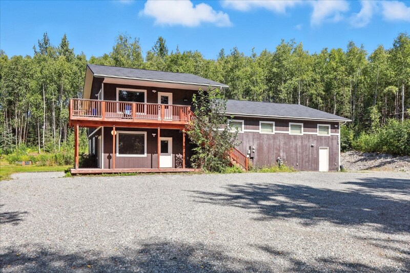 6101 Lombard Cir in Wasilla, AK - Building Photo