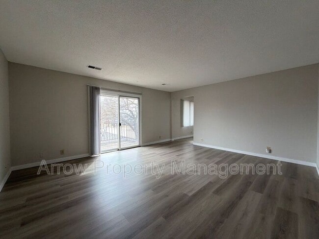 property at 424 N 4th St