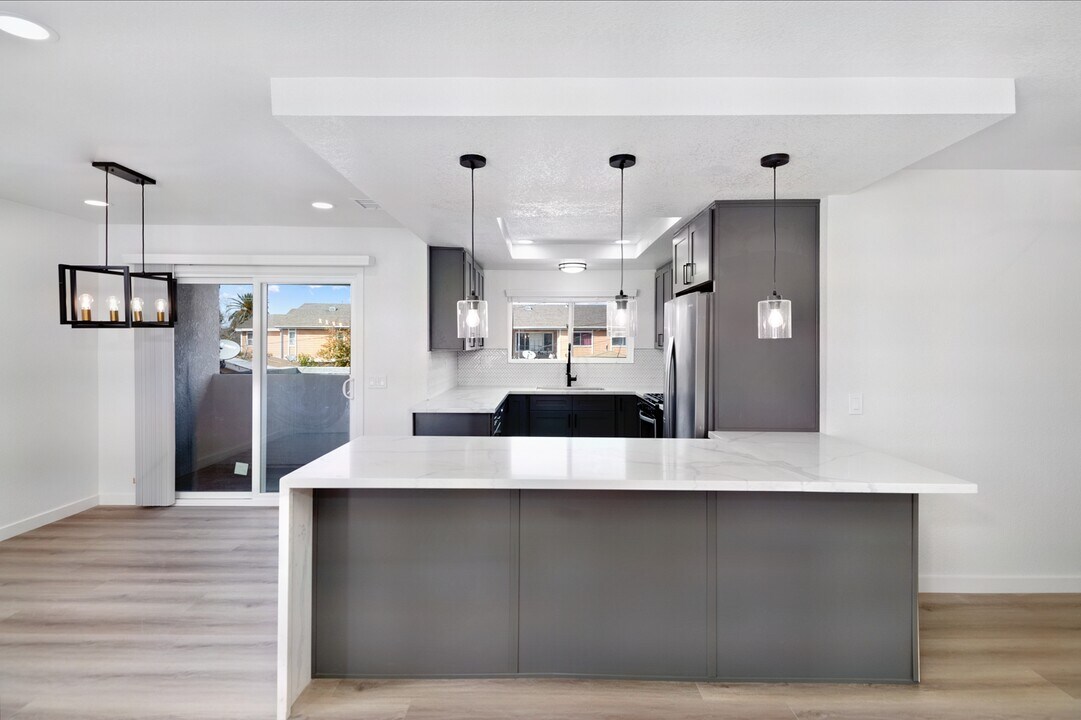 836 S Claudina St in Anaheim, CA - Foto de edificio