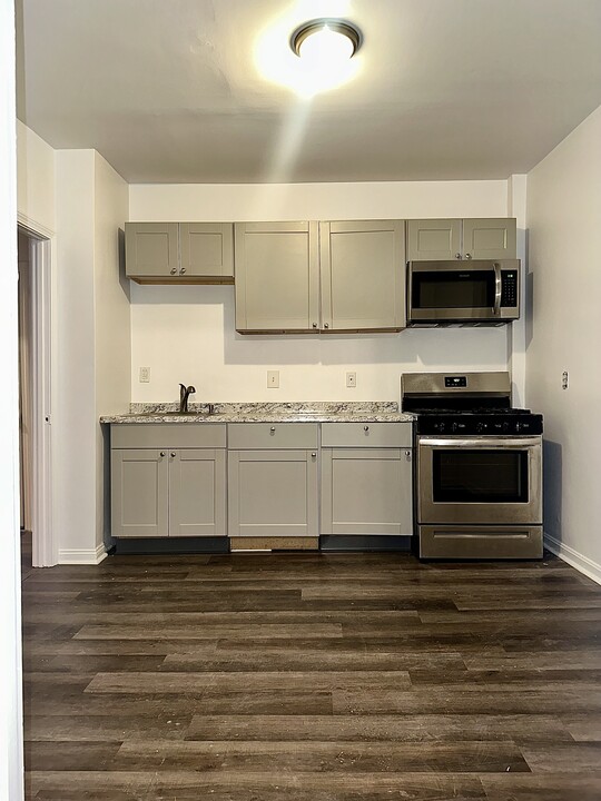 11 Leston St, Unit 2 in Boston, MA - Foto de edificio