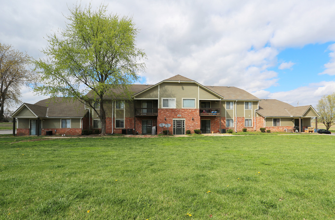 Spring Hill in Spring Hill, KS - Building Photo