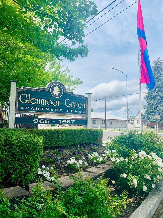 Glenmoor Green I & II in Yakima, WA - Foto de edificio - Building Photo