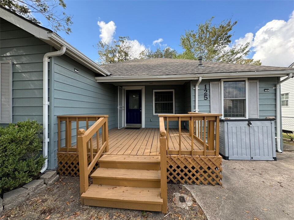 125 Pomeroy St in Pasadena, TX - Building Photo