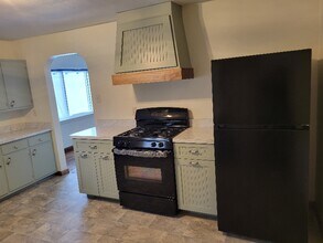 2413 W 27th St in Anderson, IN - Foto de edificio - Building Photo