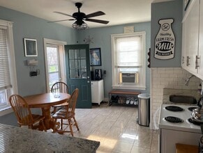 320 Gay St, Unit Apt 2 in Phoenixville, PA - Building Photo - Building Photo