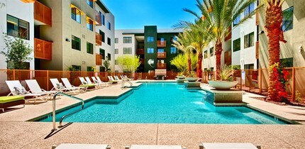 Cactus Forty-2 in Phoenix, AZ - Building Photo - Building Photo